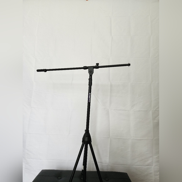 Microphone boom - On-Stage MS7701B Euro Boom Microphone tripod Stand - Picture 1 of 3
